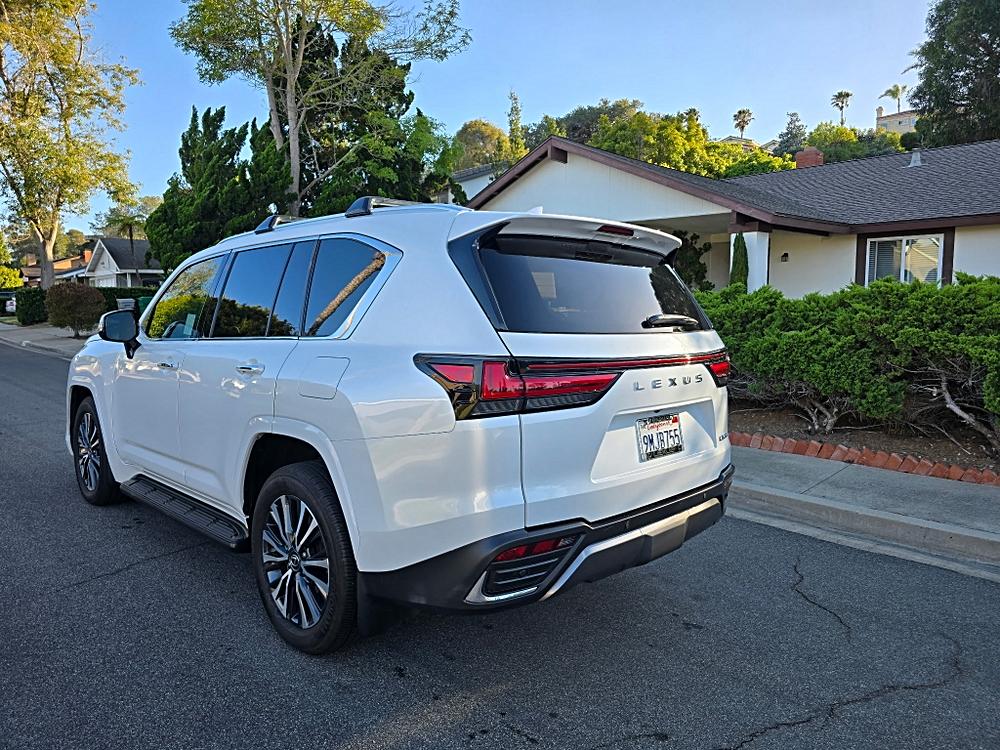 2024 LEXUS LX600 PREMIUM