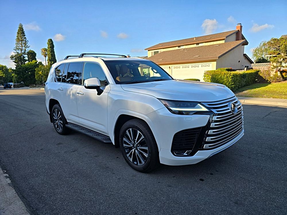 2024 LEXUS LX600 PREMIUM
