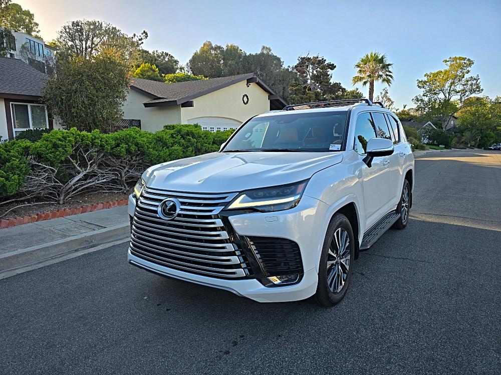 2024 LEXUS LX600 PREMIUM