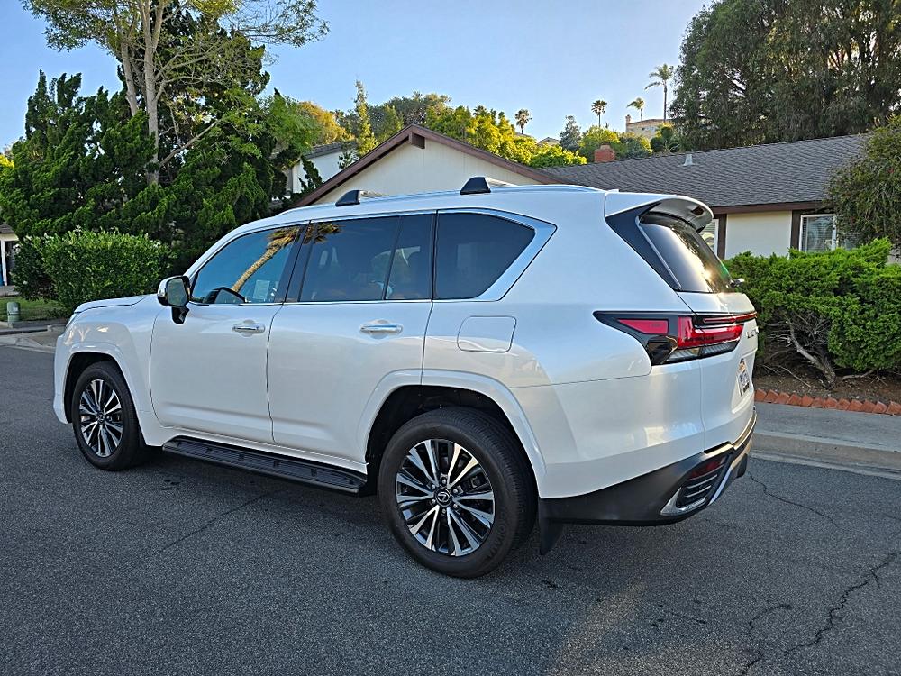 2024 LEXUS LX600 PREMIUM